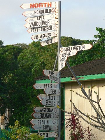 66- Panneau indicateur a Neiafu 